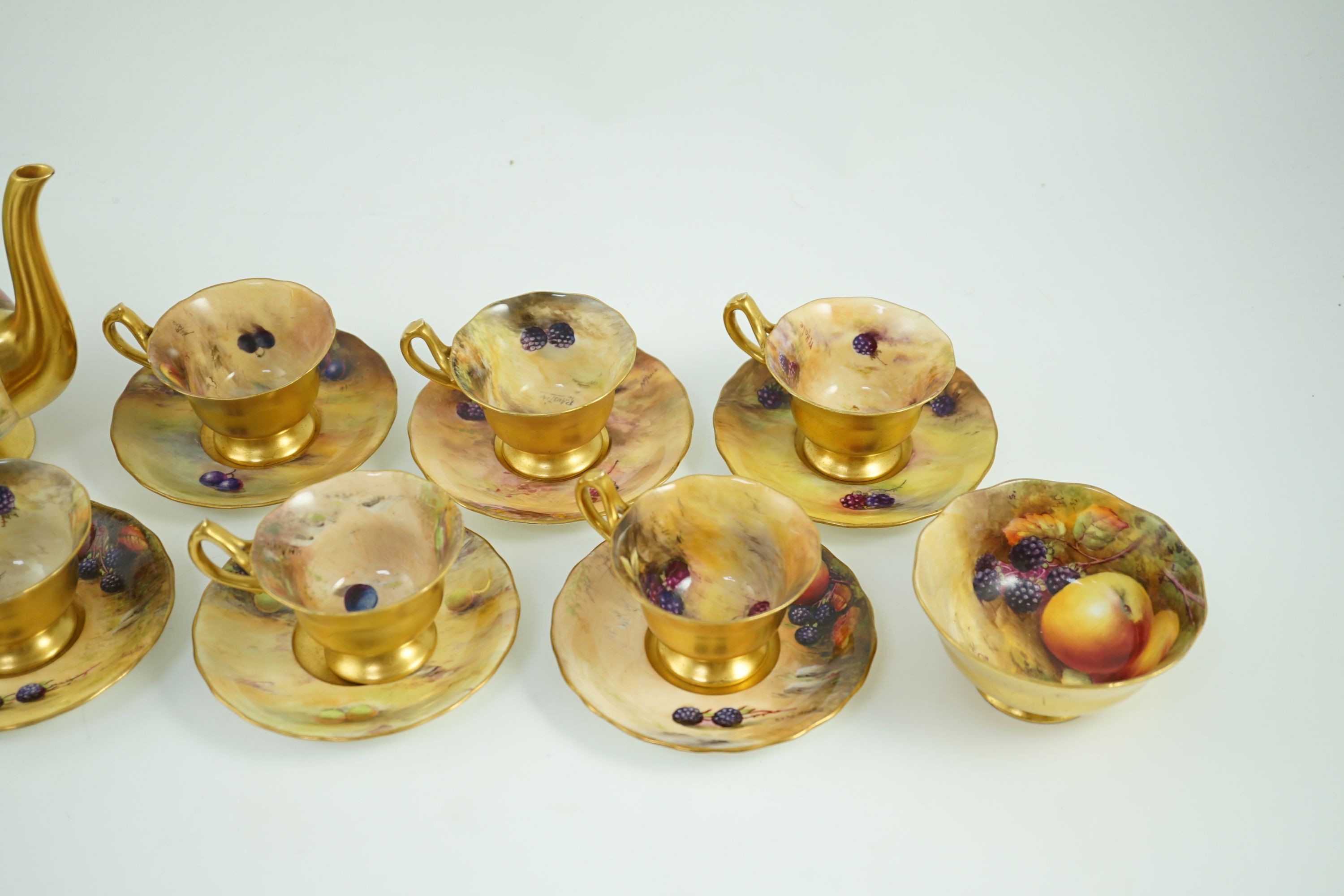 A Royal Worcester fruit painted coffee set, c.1924/25, Coffee pot 17.5cm high